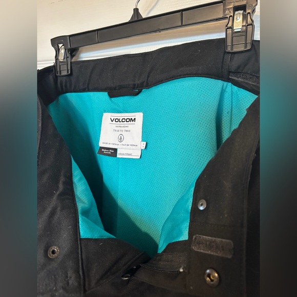 Volcom Women’s Black Ski Pants - Picture 5 of 8